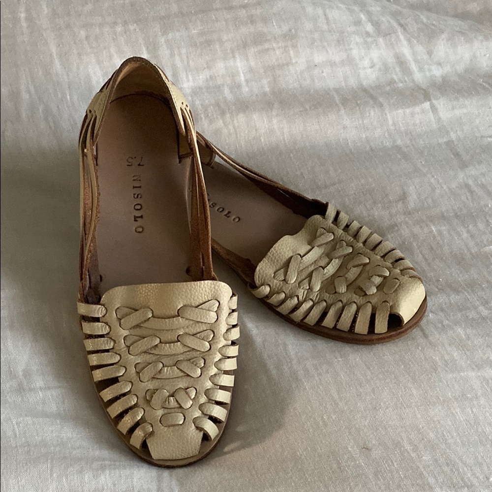 Nisolo Cream Leather Flats with Woven Design